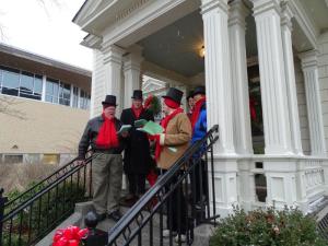 Wandering Carolers!